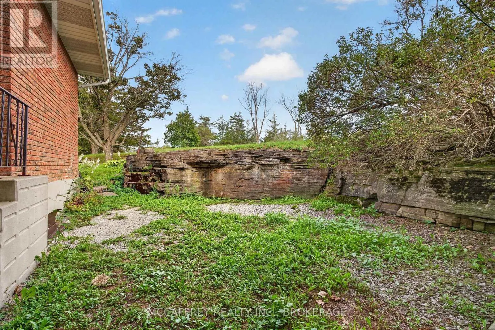 2572 COUNTY RD 1 E
