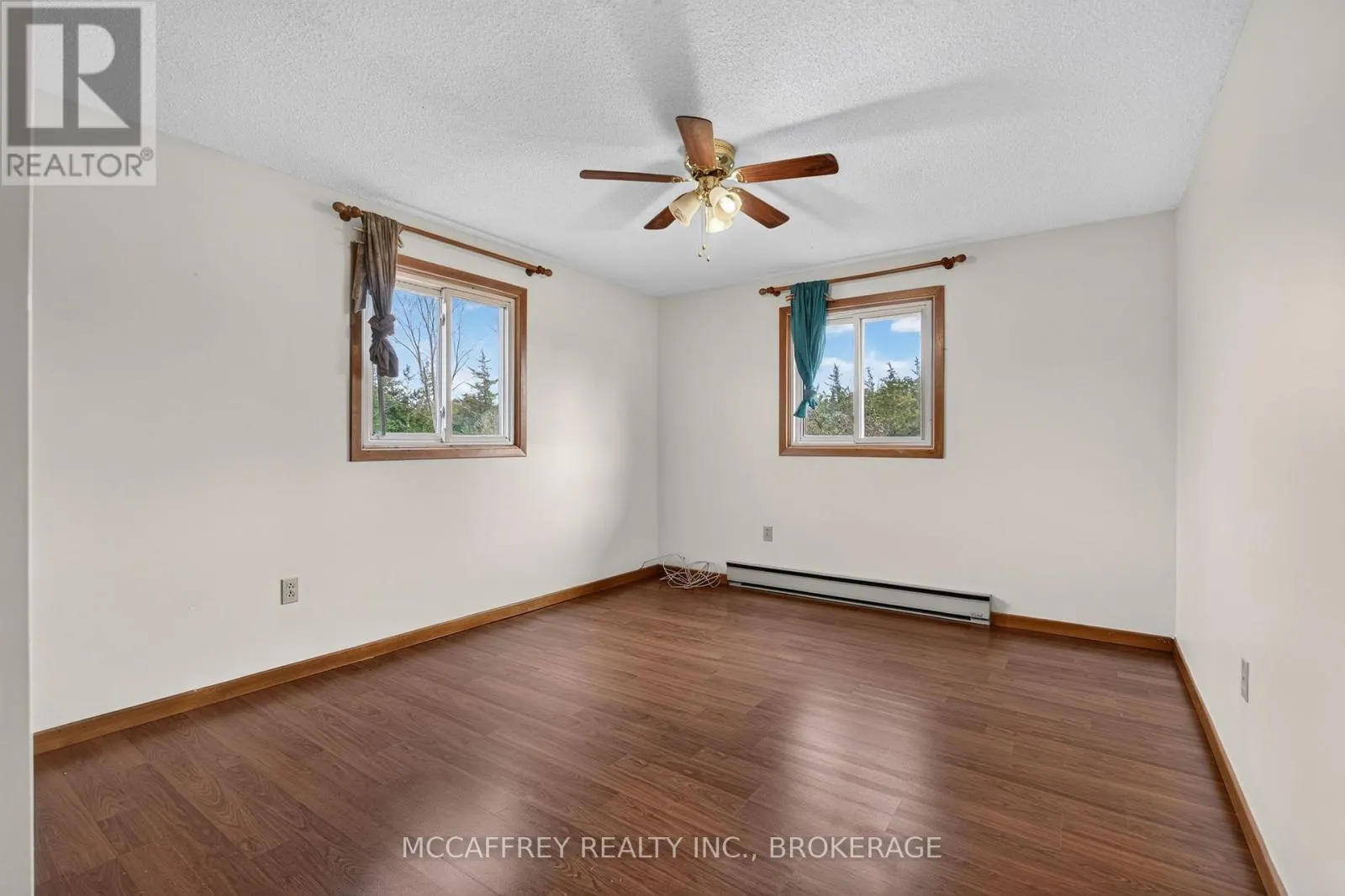 2572 COUNTY RD 1 E