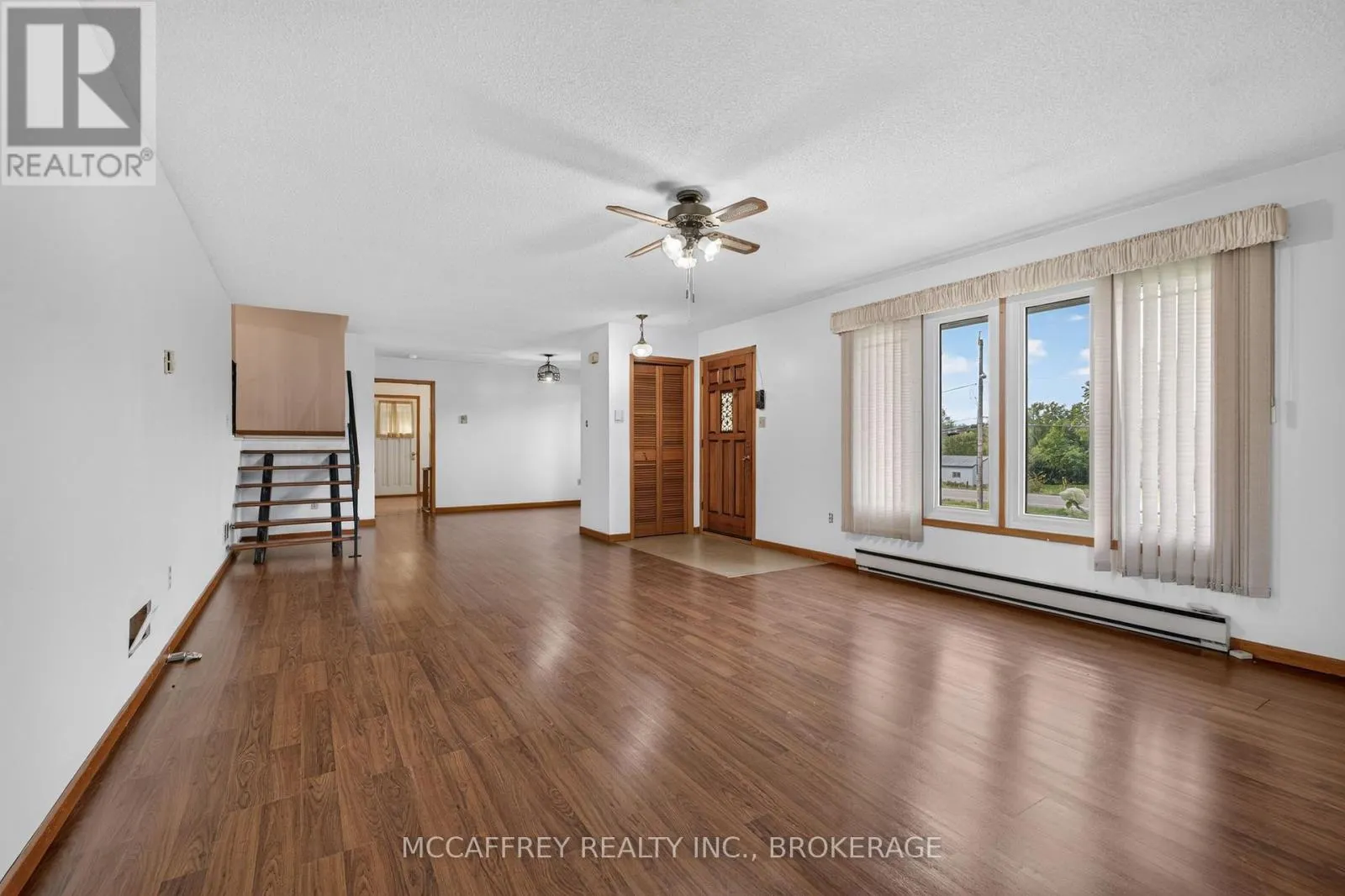 2572 COUNTY RD 1 E