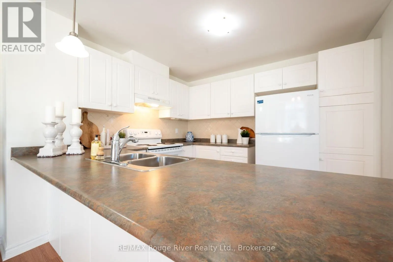 216 - 145 THIRD STREET #216