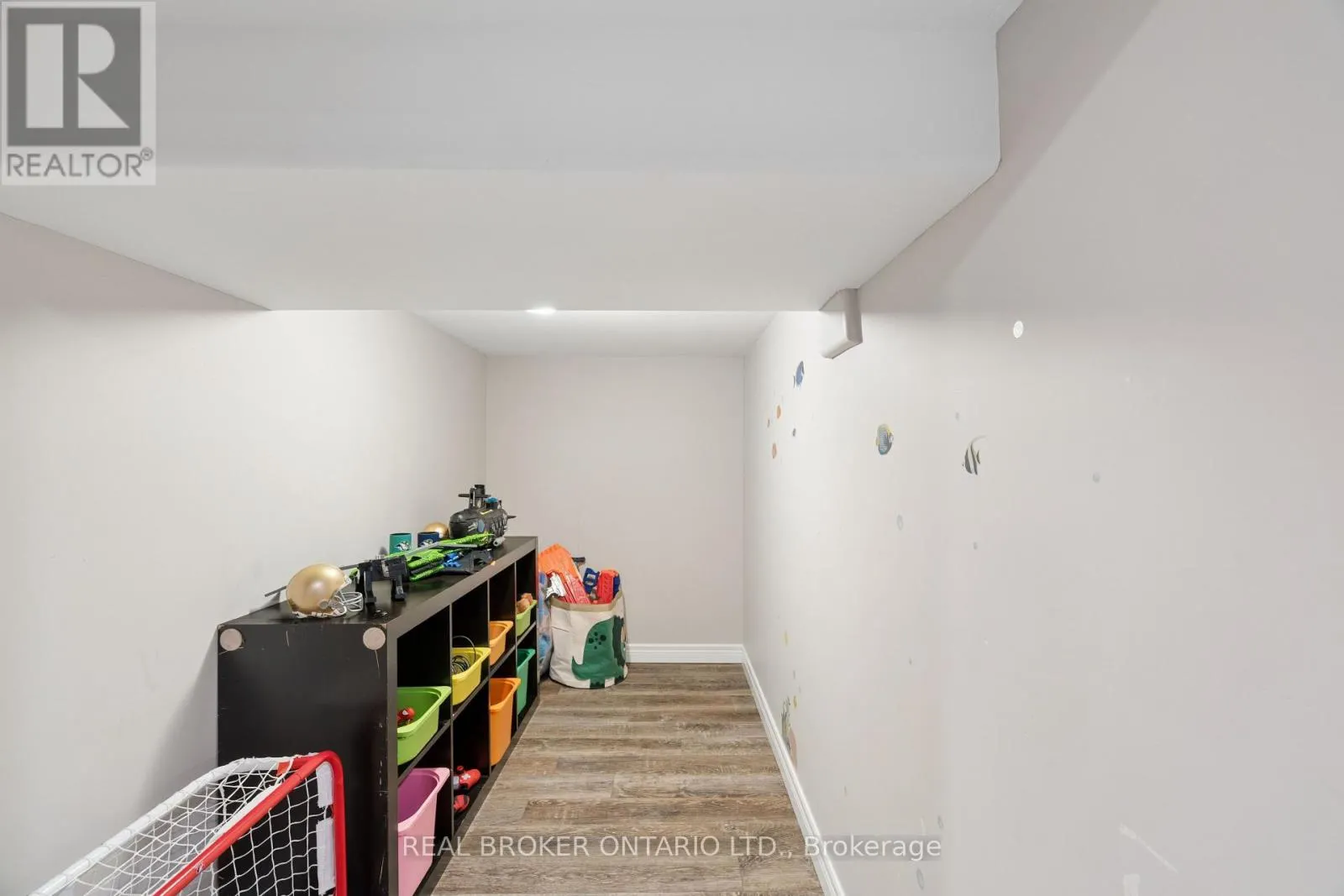 569 STARWOOD DRIVE