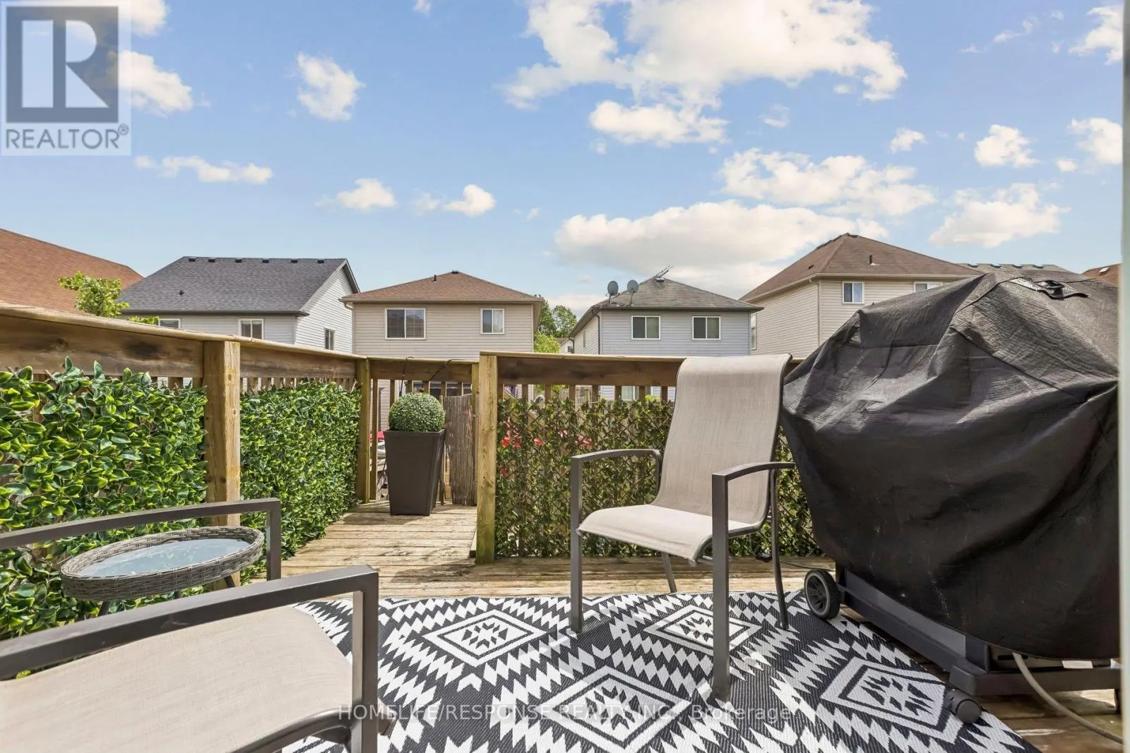 222 SOPHIA CRESCENT