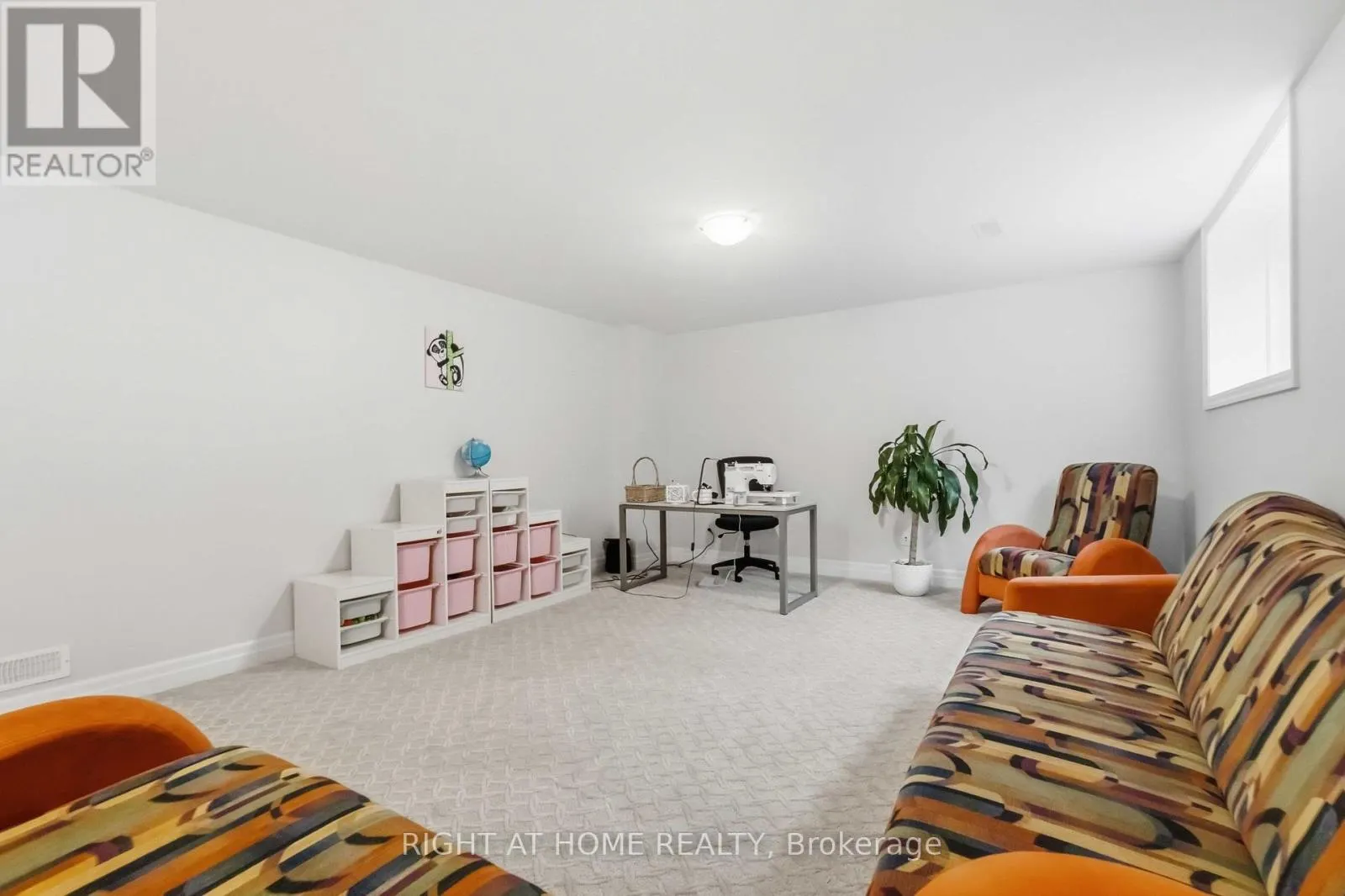 35 HAWKS LANDING CRESCENT
