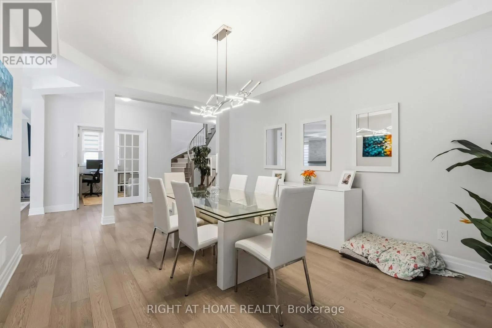 35 HAWKS LANDING CRESCENT