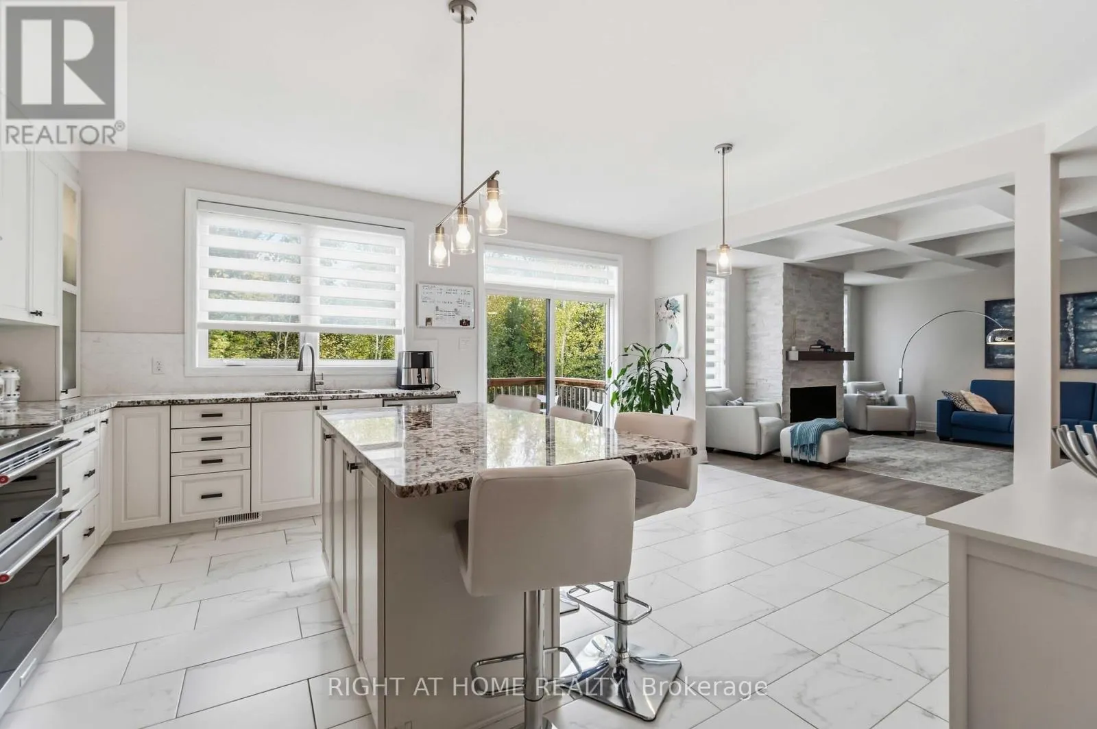 35 HAWKS LANDING CRESCENT