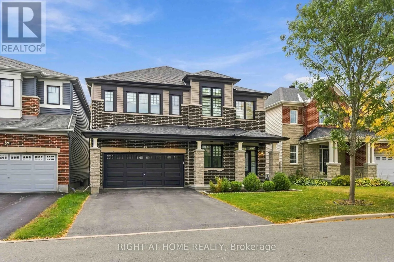35 HAWKS LANDING CRESCENT
