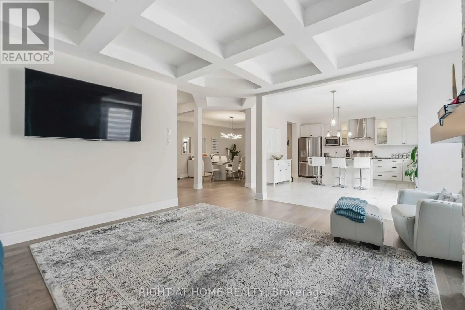 35 HAWKS LANDING CRESCENT