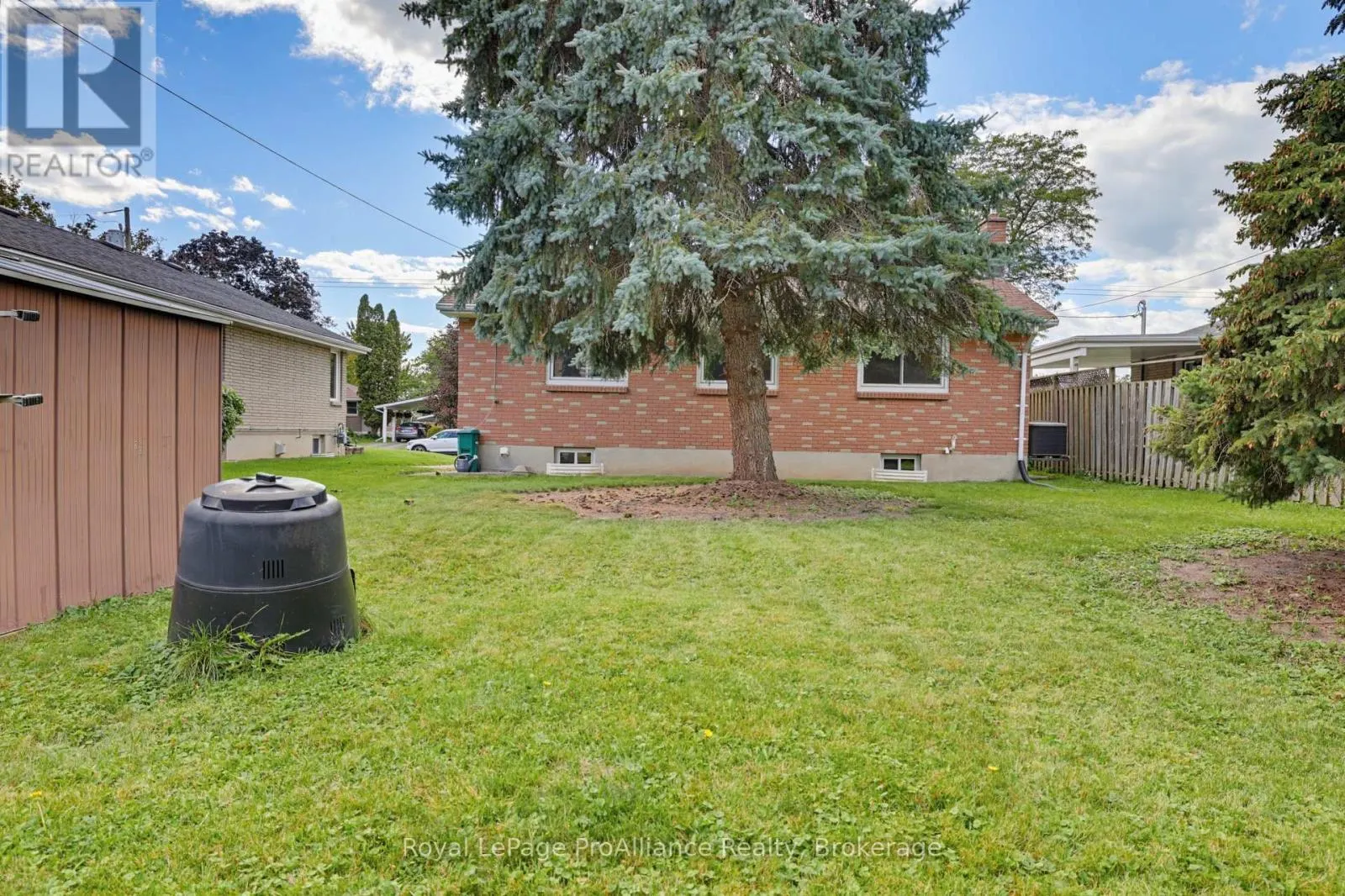 64 ELIZABETH CRESCENT