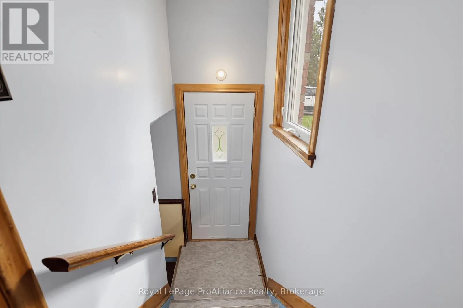 64 ELIZABETH CRESCENT