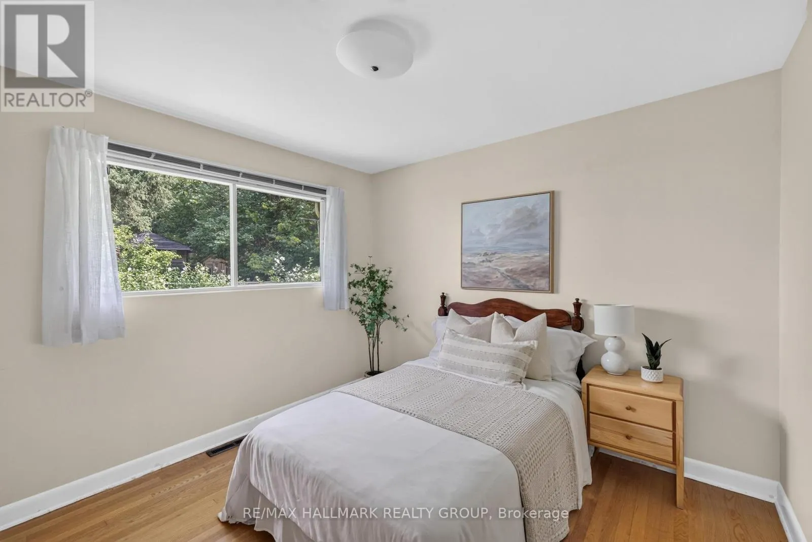 811 IROQUOIS ROAD
