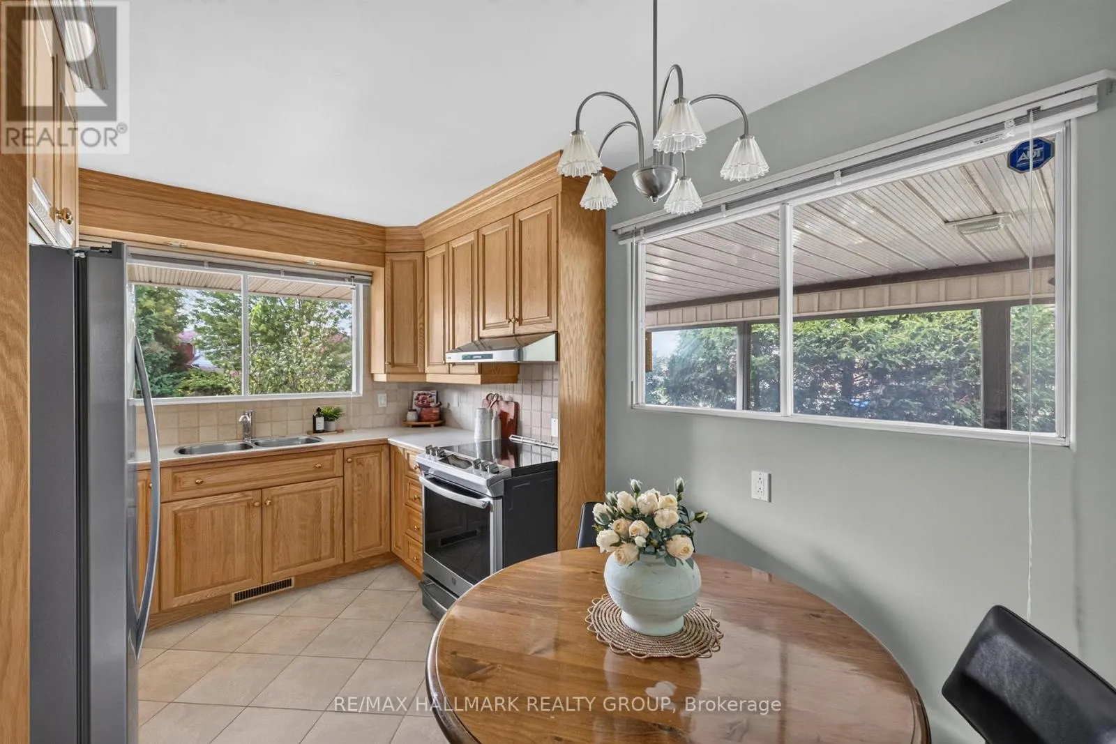 811 IROQUOIS ROAD
