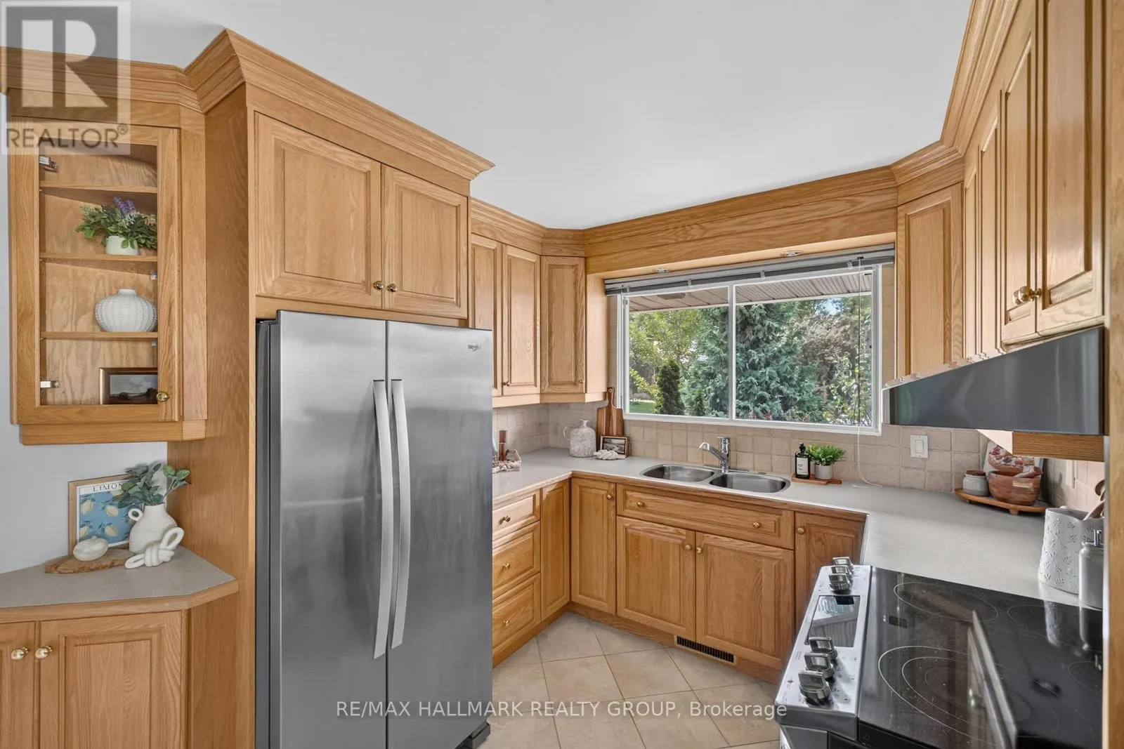 811 IROQUOIS ROAD