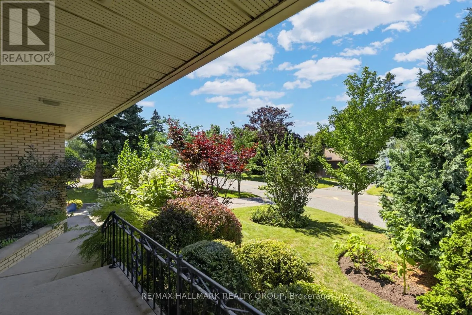 811 IROQUOIS ROAD