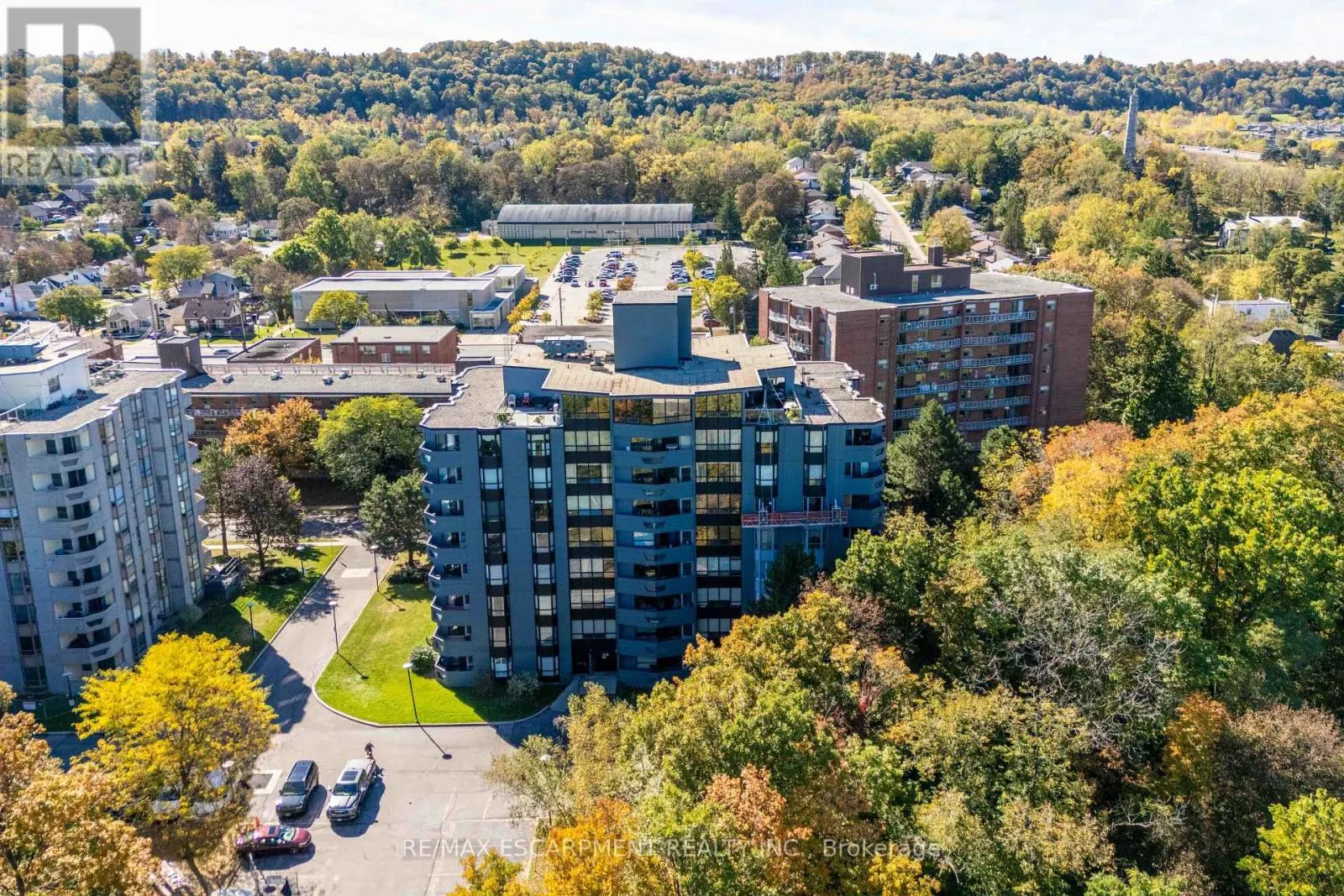 606 - 6 VILLAGE GREEN BOULEVARD
