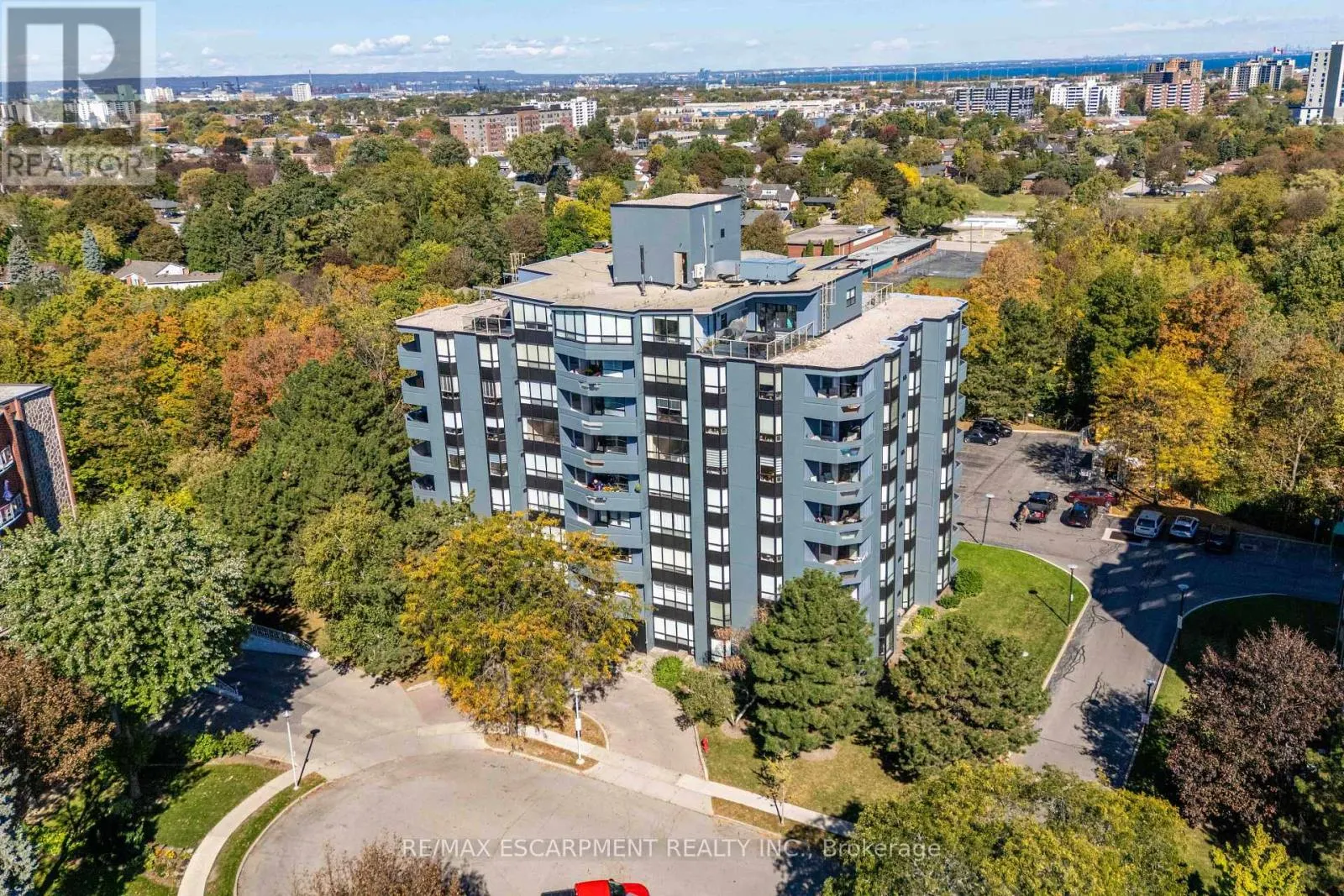 606 - 6 VILLAGE GREEN BOULEVARD