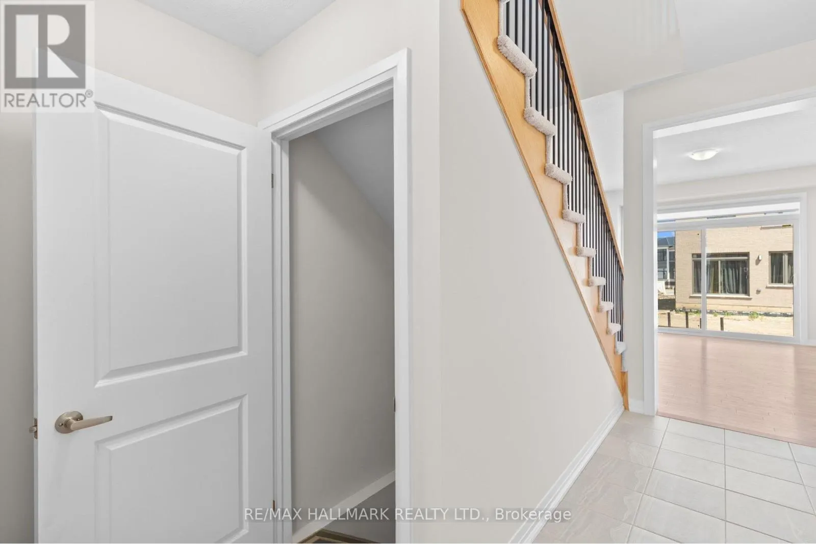 16 CROSSMORE CRESCENT