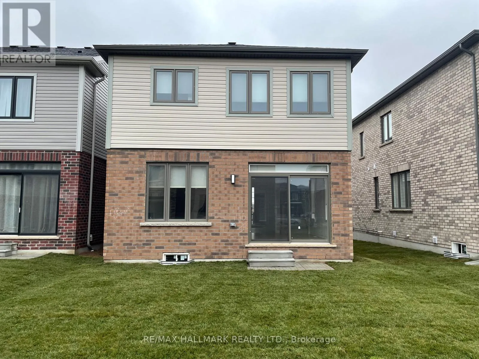 16 CROSSMORE CRESCENT