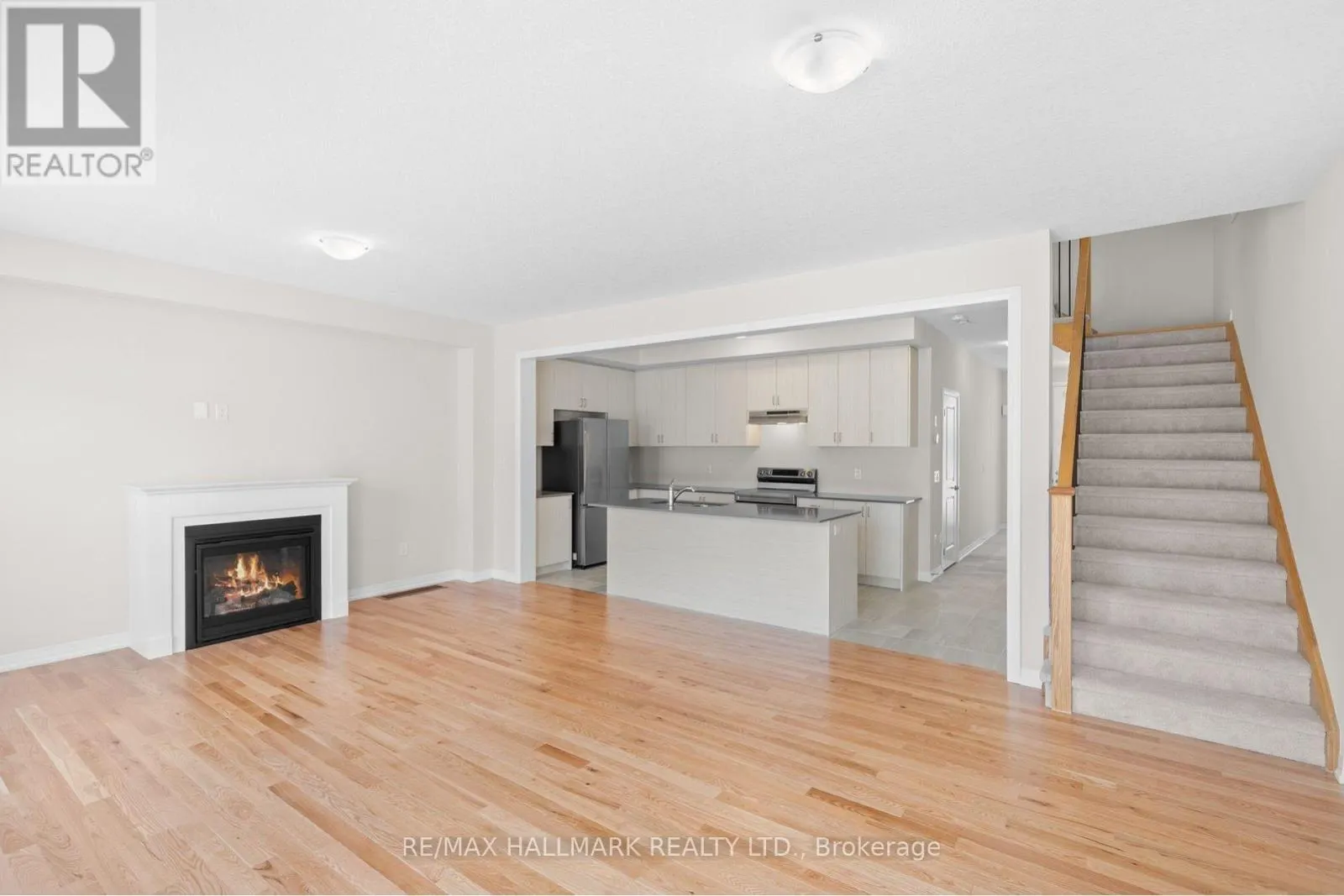 16 CROSSMORE CRESCENT