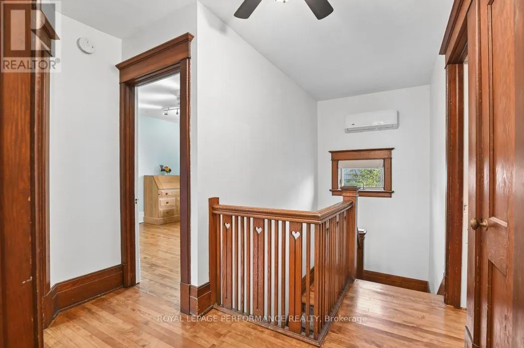 16 RENFREW AVENUE