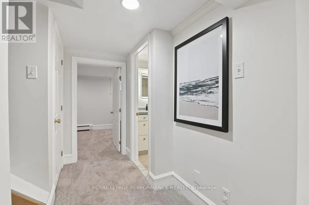 16 RENFREW AVENUE