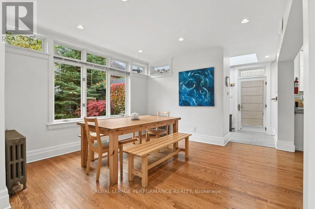 16 RENFREW AVENUE