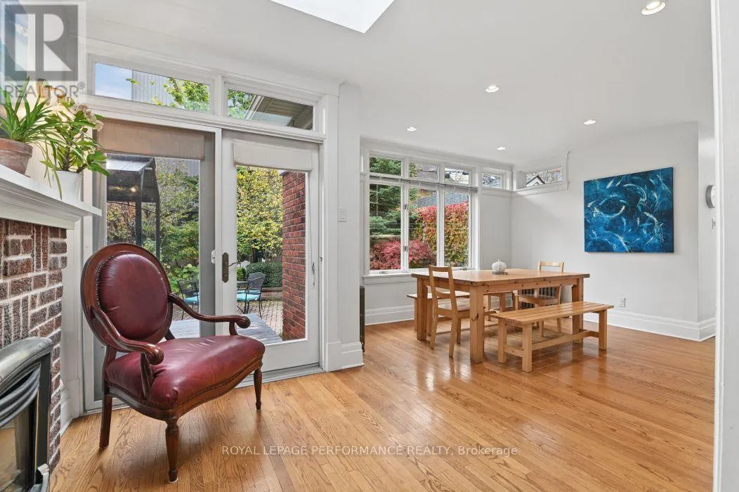 16 RENFREW AVENUE