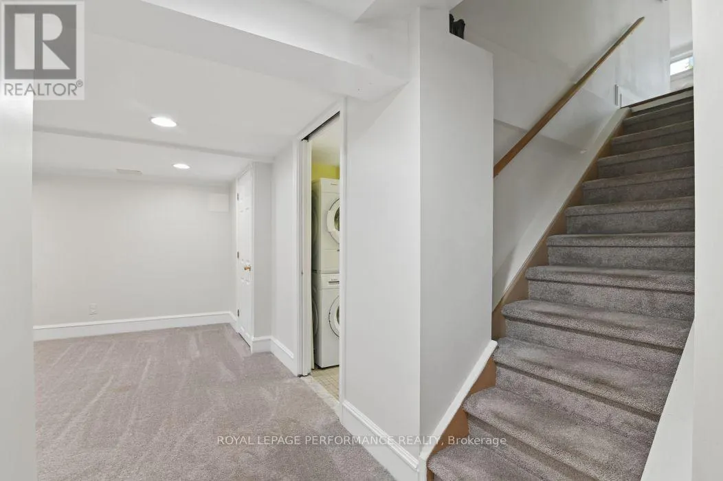 16 RENFREW AVENUE