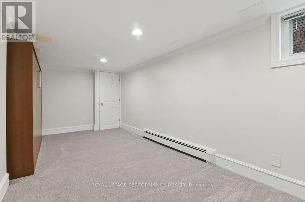 16 RENFREW AVENUE
