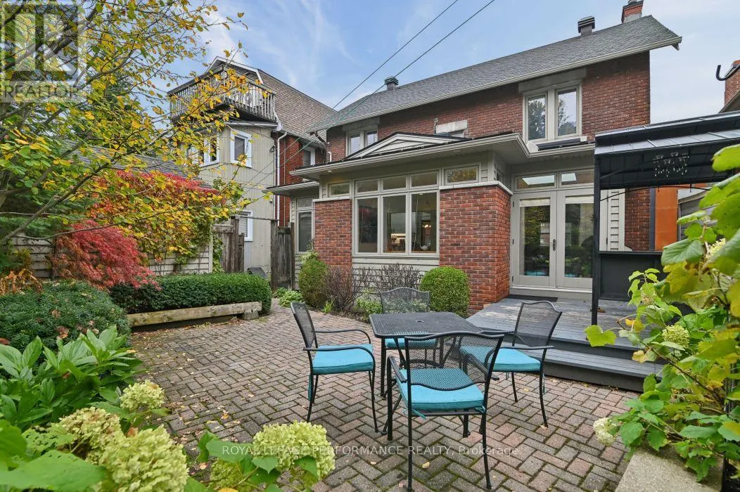 16 RENFREW AVENUE