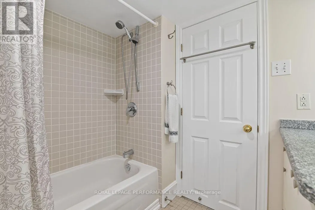 16 RENFREW AVENUE