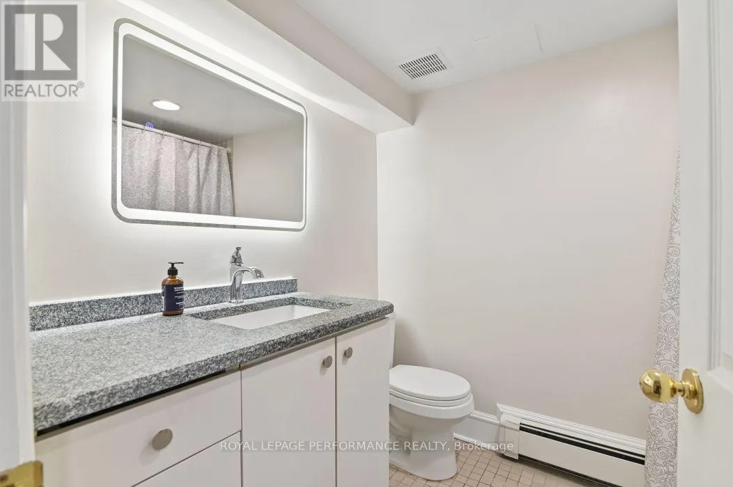 16 RENFREW AVENUE