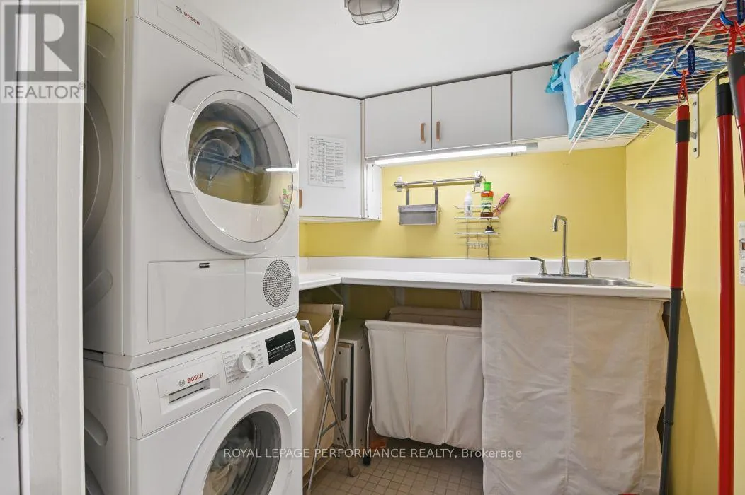 16 RENFREW AVENUE