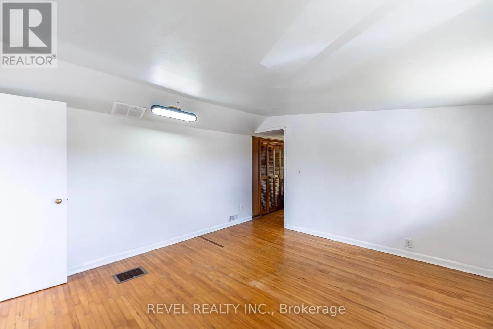 1217 ORCHARD AVENUE