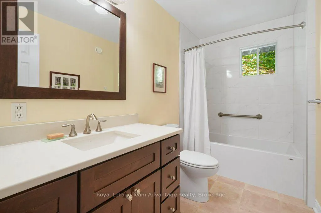 129 & 131 BAYVIEW DRIVE