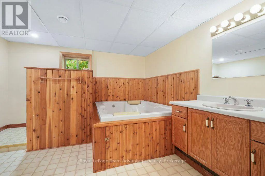 129 & 131 BAYVIEW DRIVE
