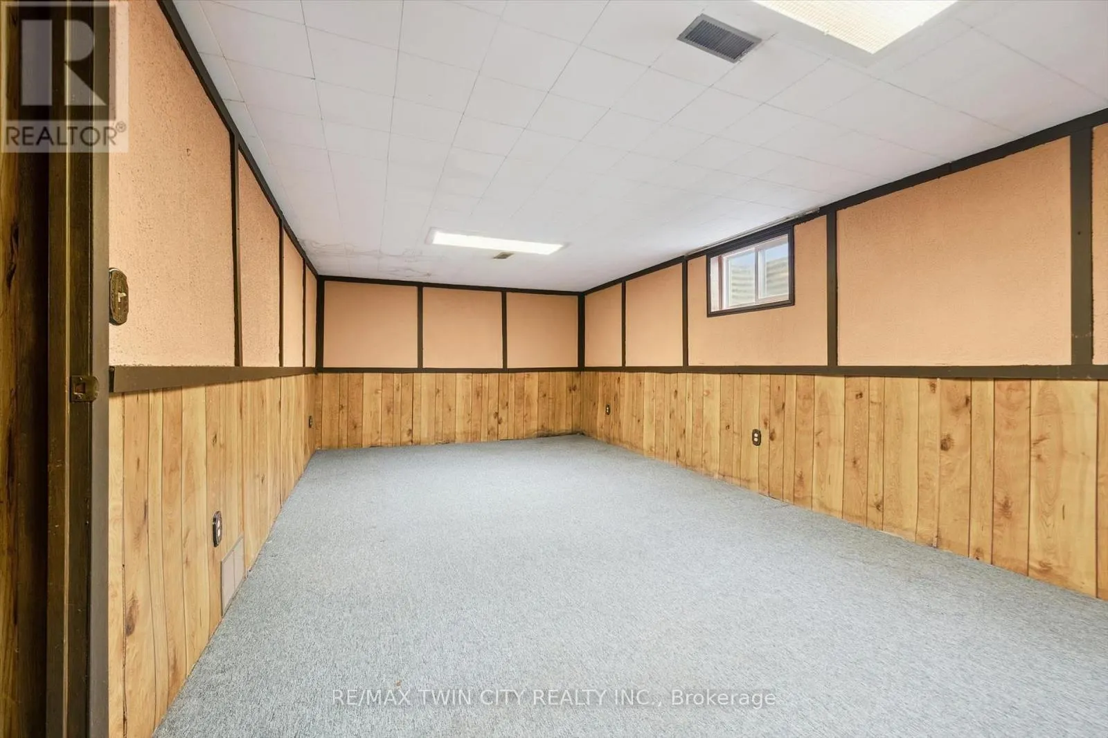 127 SPADINA ROAD E