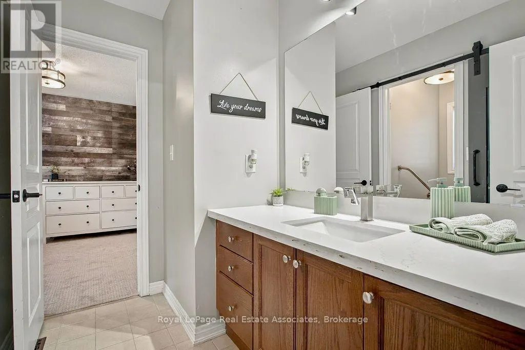 34 HUMPHREY STREET