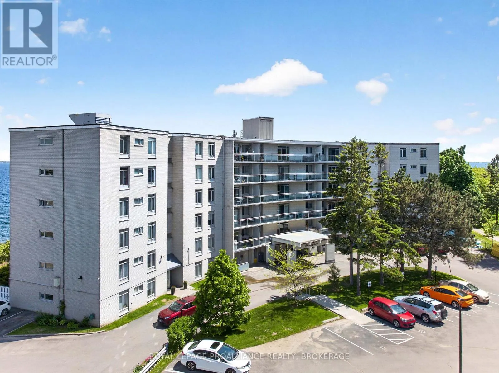 403 - 1 MOWAT AVENUE #403