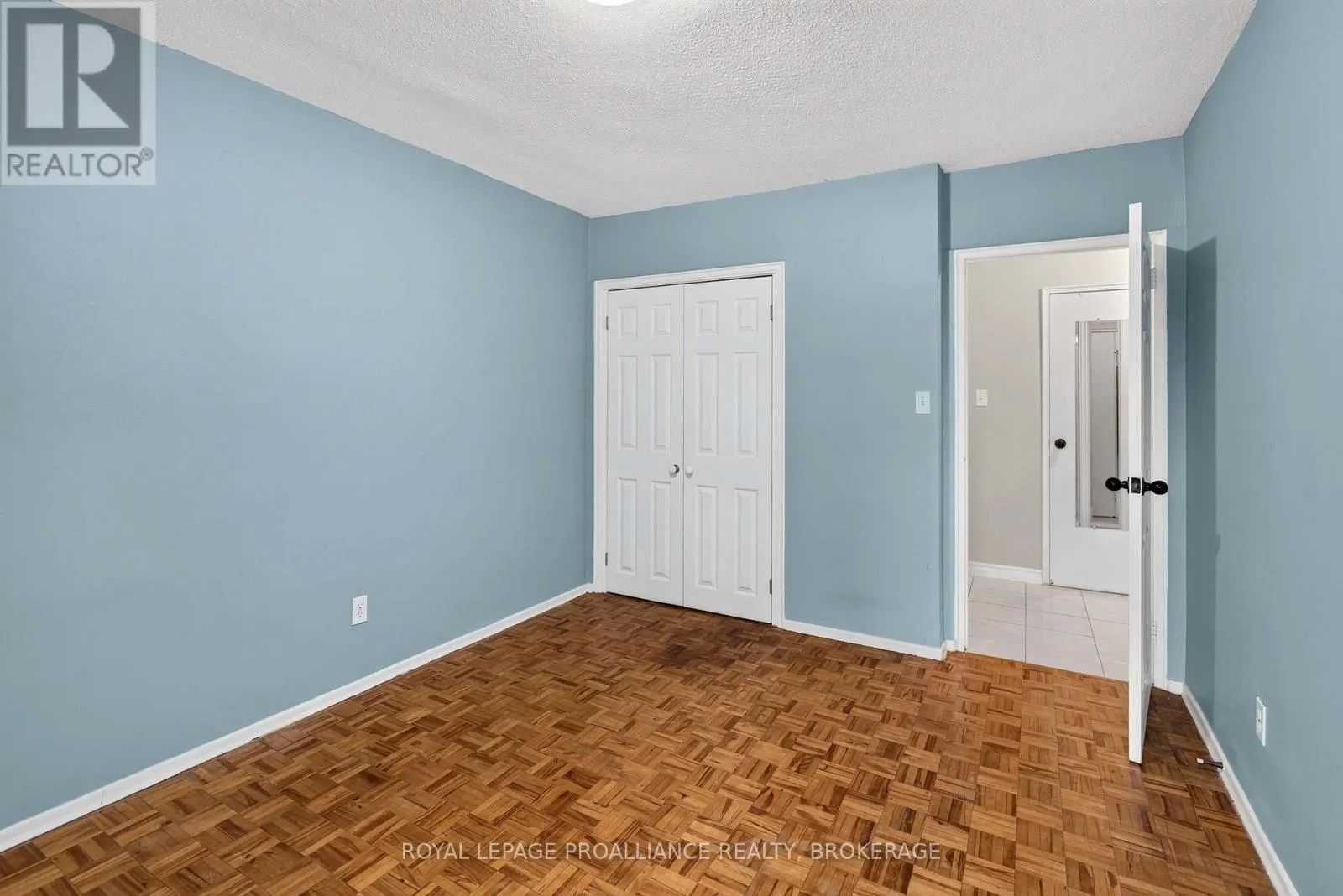 403 - 1 MOWAT AVENUE #403