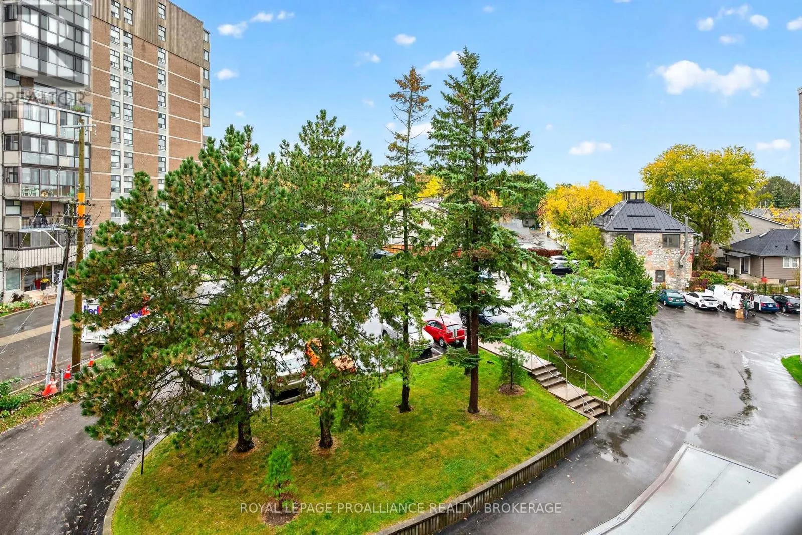 403 - 1 MOWAT AVENUE #403