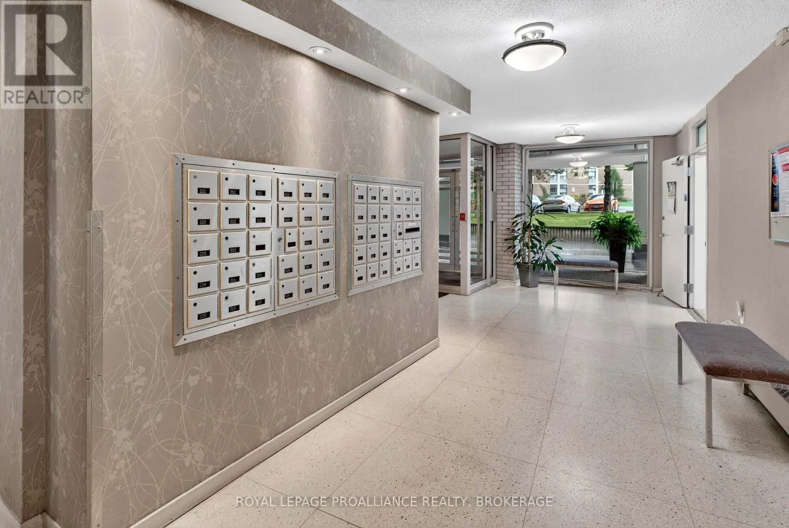 403 - 1 MOWAT AVENUE #403
