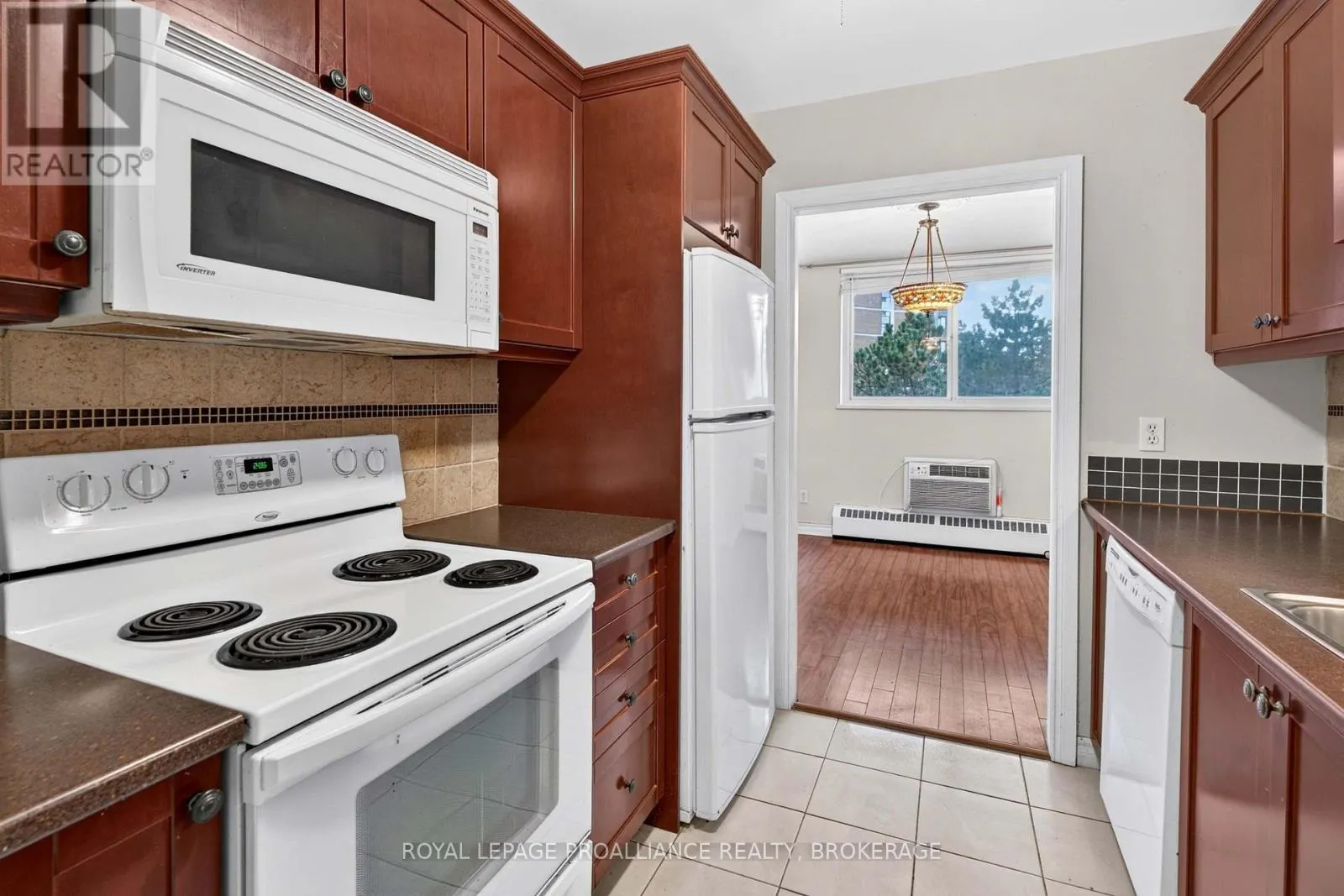 403 - 1 MOWAT AVENUE #403