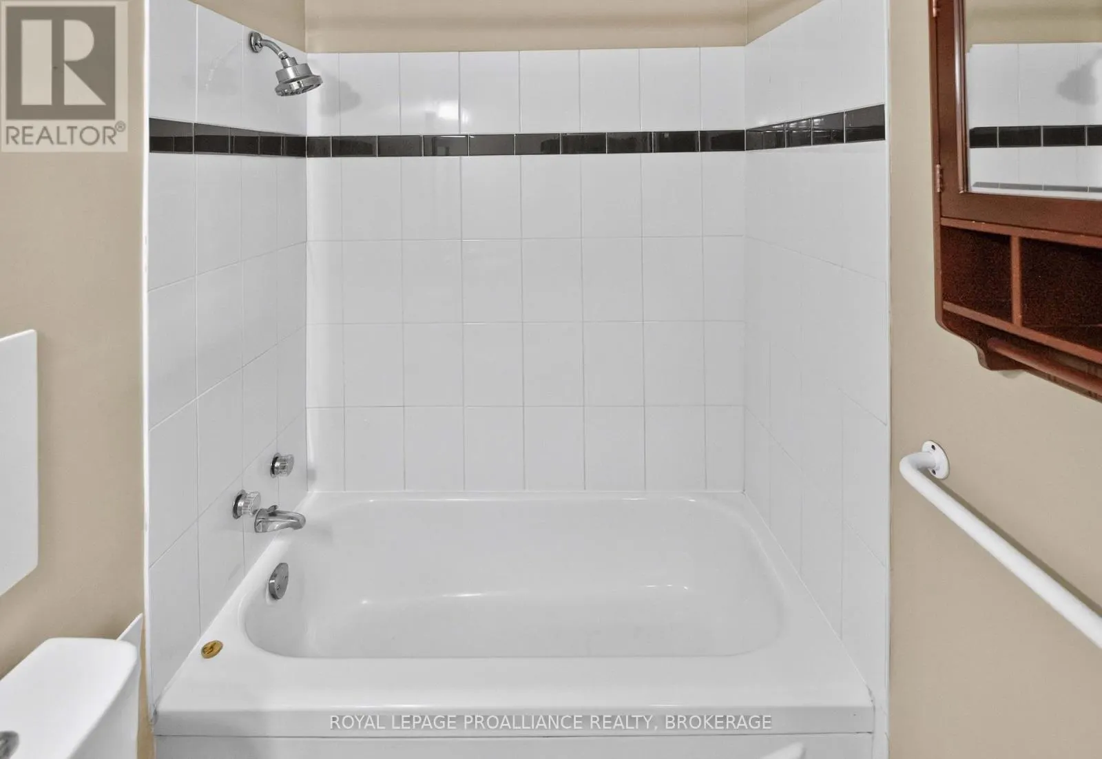 403 - 1 MOWAT AVENUE #403