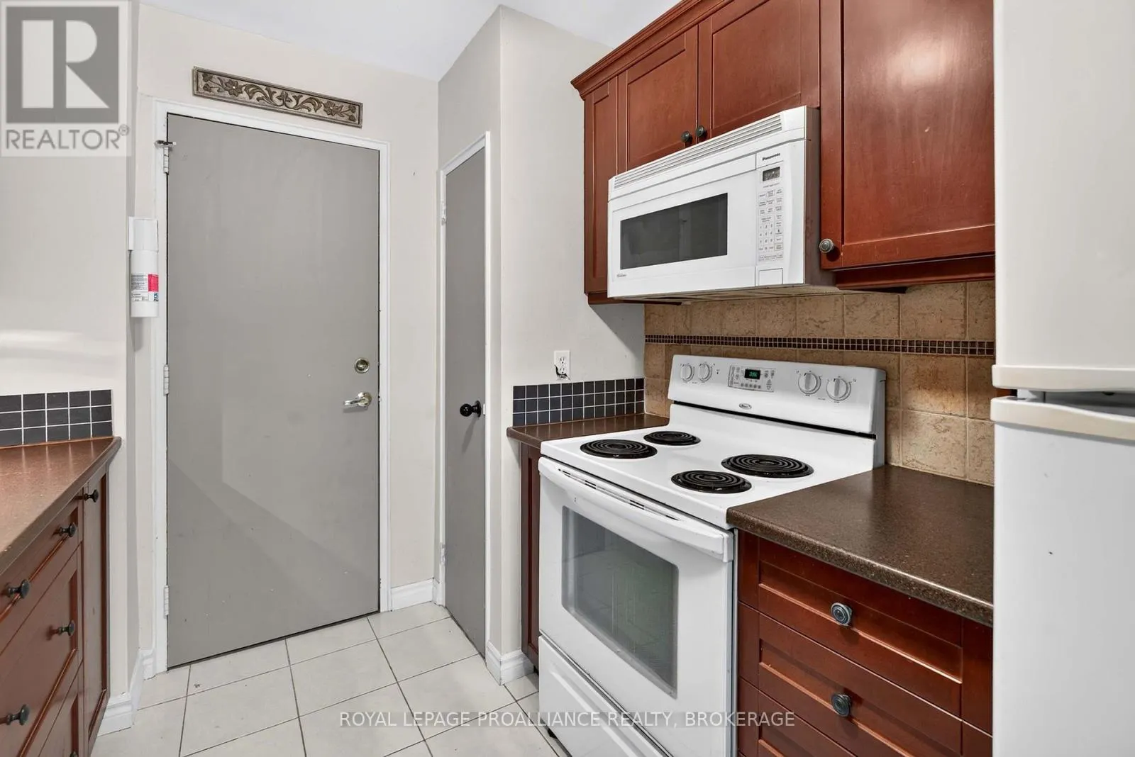 403 - 1 MOWAT AVENUE #403