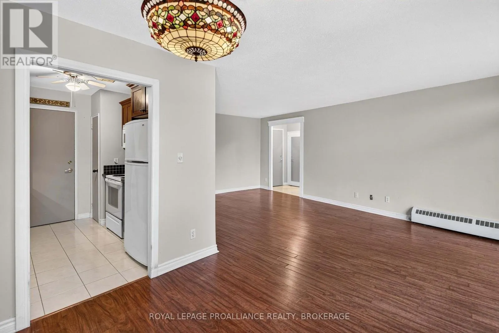 403 - 1 MOWAT AVENUE #403
