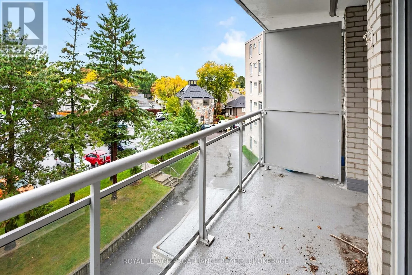 403 - 1 MOWAT AVENUE #403