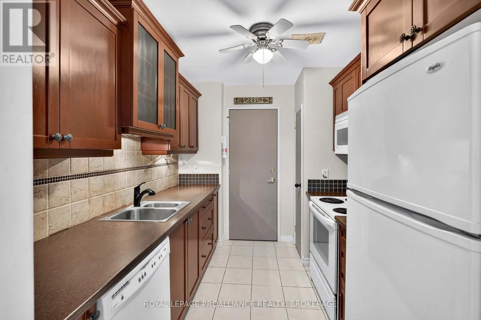 403 - 1 MOWAT AVENUE #403