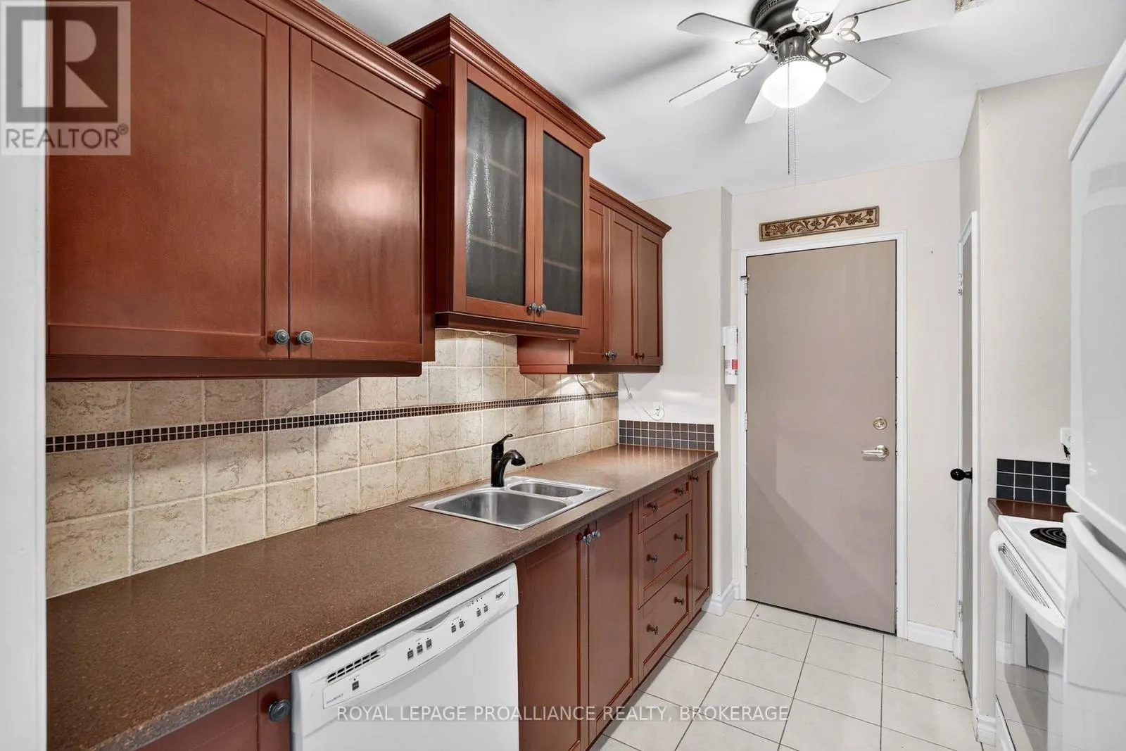 403 - 1 MOWAT AVENUE #403
