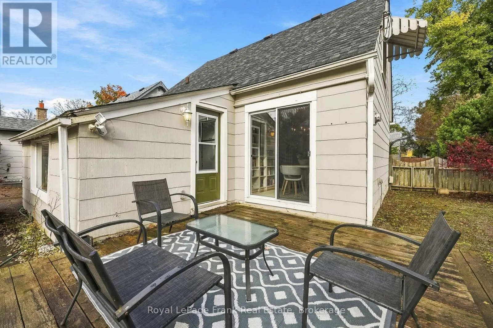 19 CHURCHILL CRESCENT