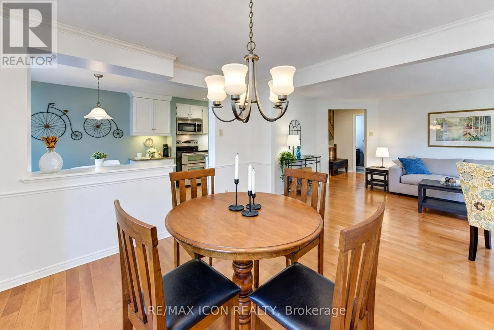 3 - 406 CRAIGLEITH DRIVE
